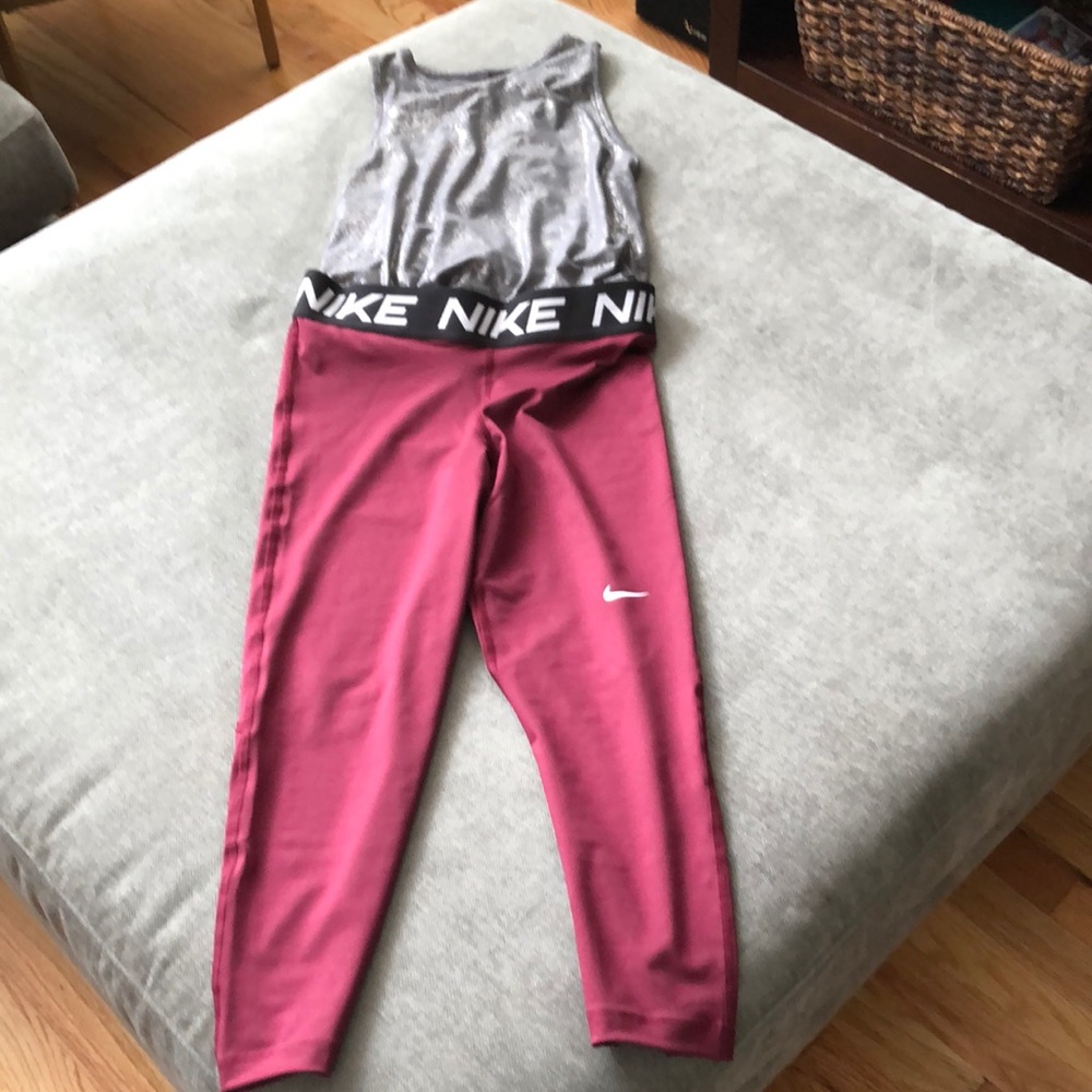 NIKE victory baselayer